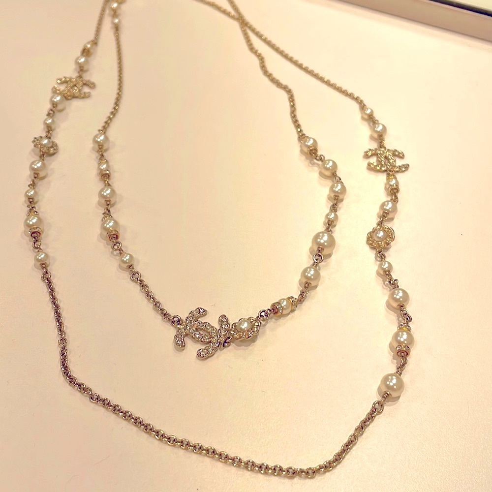 Chanel 28” drop pearl necklace